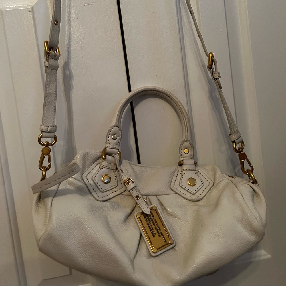 Cross body leather white with dust bag - gold great condition